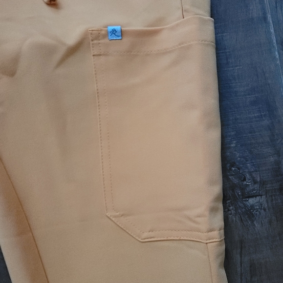 NWT Reina V-Neck 3 Welt Pockets Luxe Stretch Jogger Pants Size Small Sun… - Picture 16 of 16